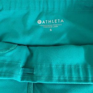Athleta Capri Leggings with 4 Pockets!
